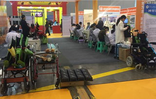 成都養老服務博覽會 創新產品引熱潮，智慧服務暖人心